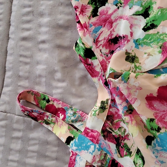 Funky floral Enrto top - Picture 4 of 7